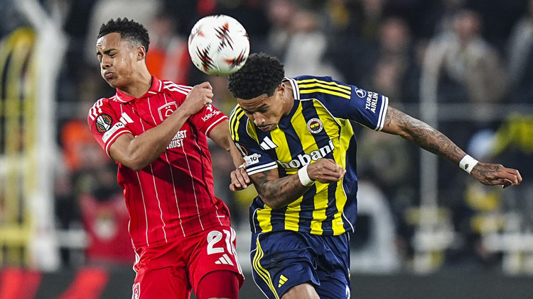 Fenerbahçede Oosterwolde ve Fred cezalı duruma düştü