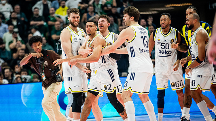 Fenerbahçede Wade Baldwin’e saldıran Lessortun cezası belli oldu Fenerbahçede Wade Baldwin’e saldıran Lessortun cezası belli oldu