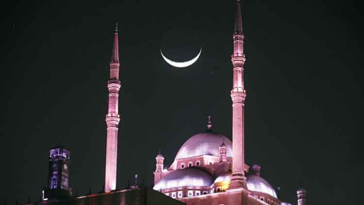Dünyanın namaz vakitlerini Türk astronomlar hesaplıyor Dünyanın namaz vakitlerini Türk astronomlar hesaplıyor