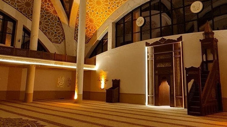İzmir’de dev eser tamamlandı: Hacı Mustafa Tekinalp Cami açılış için gün sayıyor