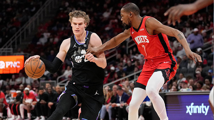 NBAde Rockets, sahasında Jazzı farklı yendi NBAde Rockets, sahasında Jazzı farklı yendi