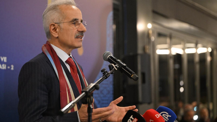 Bakan Uraloğlundan Trabzon’a yapılacak yeni havalimanına ilişkin açıklama