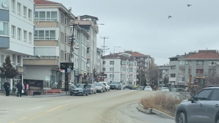 Dikmen ve Oran’da çamur isyanı... Asfaltı gören var mı