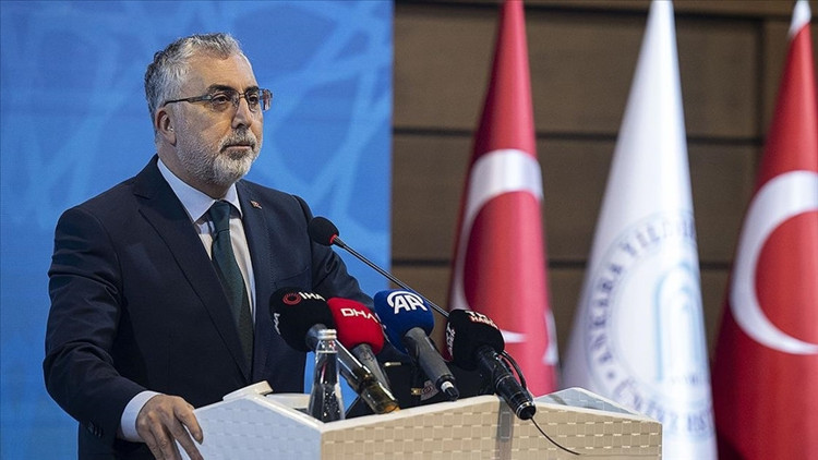 Bakan Işıkhan: Emekçimizin alın terini bağımsızlığın, kalkınmanın ve güçlü yarınların harcı olarak gördük