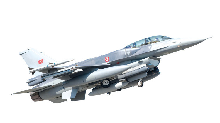 Balıkesir’de acı kaza... Otoyolun kenarına F-16 düştü