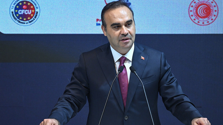 Bakan Kacır’dan gençlik ve teknoloji hamlesi mesajı