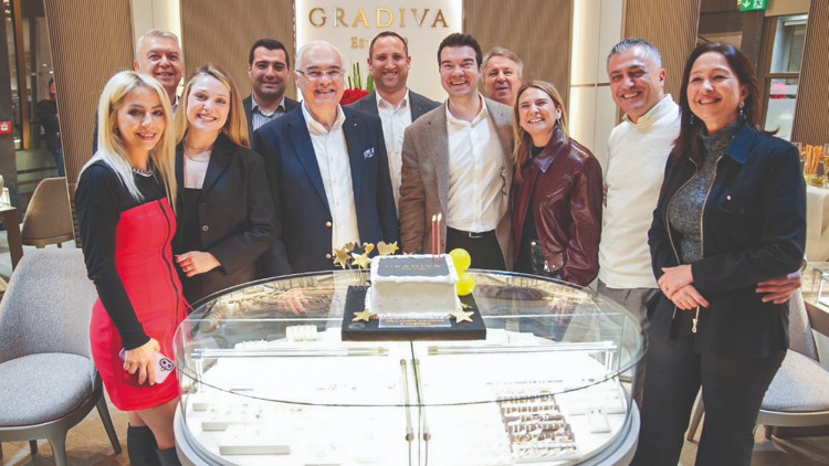 Gradiva Hilltown’da ‘çifte kutlama’