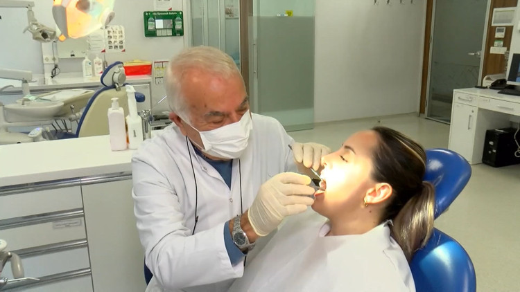 Ramazanda ağız hijyenine dikkat uyarısı: Normal kanama diye bir şey yok