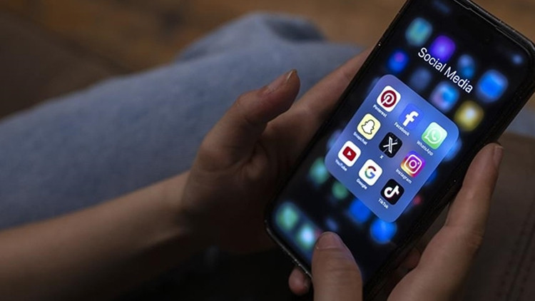 Sosyal medya yasağı yaz sonrasına kaldı