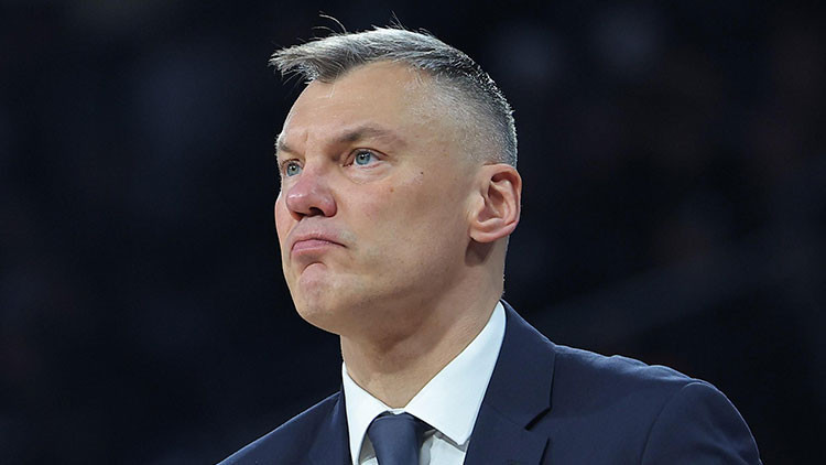 Fenerbahçe koçu Jasikevicius İsrail-İran savaşı nedeniyle Dubaide mahsur kalmıştı Müjde geldi