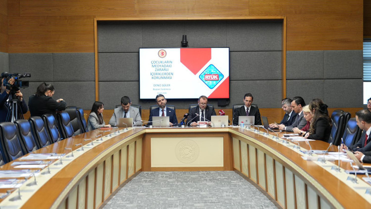 RTÜK Başkan Yardımcısı Güler: Gençlerin yüzde 88i sosyal medyada yaş sınırlaması olması gerektiğini söylüyor