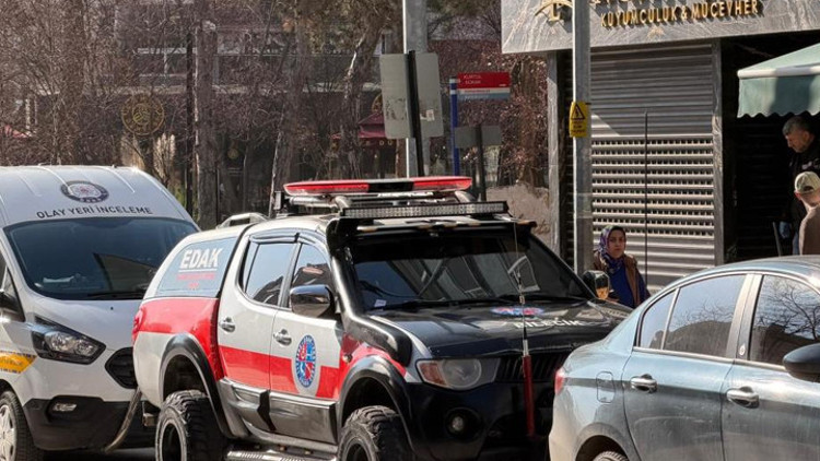 30 saniyede milyonluk kuyumcu soygunu 4 şüpheli aranıyor