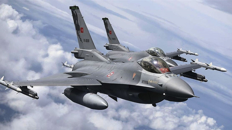 Antalyada Türk F-16 savaş uçaklarının yoğun uçuş yaptığı iddiasına açıklama