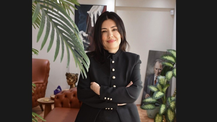 Sıvı yüz germe ile yıllara meydan okuyun