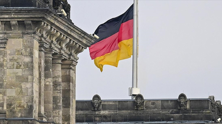 Almanya, Tahran Büyükelçiliğini tahliye etti