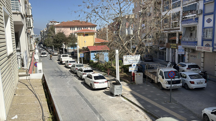 Manisada 3.9 büyüklüğünde deprem Manisada 3.9 büyüklüğünde deprem