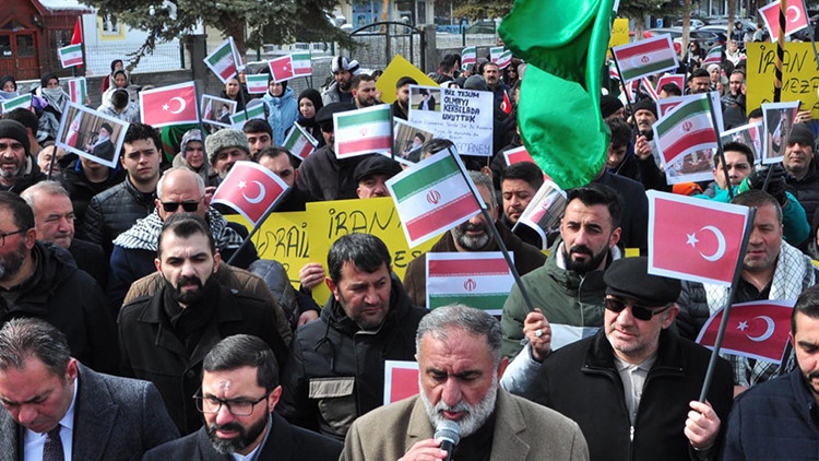 ABD ve İranın saldırılarını protesto ettiler