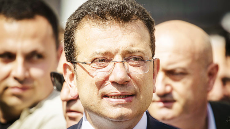 407 sanıklı İBB davası başladı... ‘Selamlama’ gerginliği