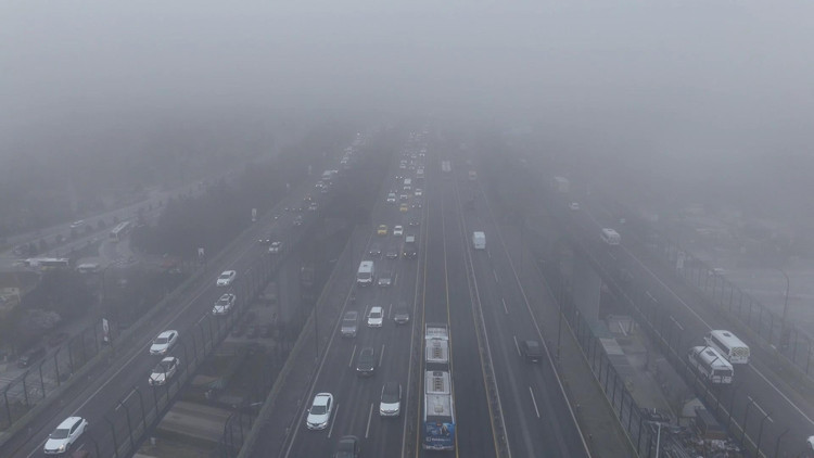 İstanbul - Haliçte etkili olan sis havadan görüntülendi