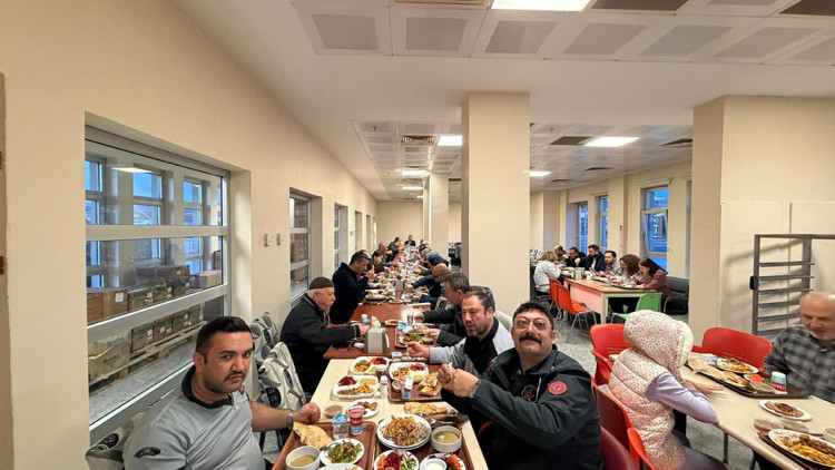 Sandıklı Haberleri - Hastane personeli iftarda bir araya geldi - Afyon ...
