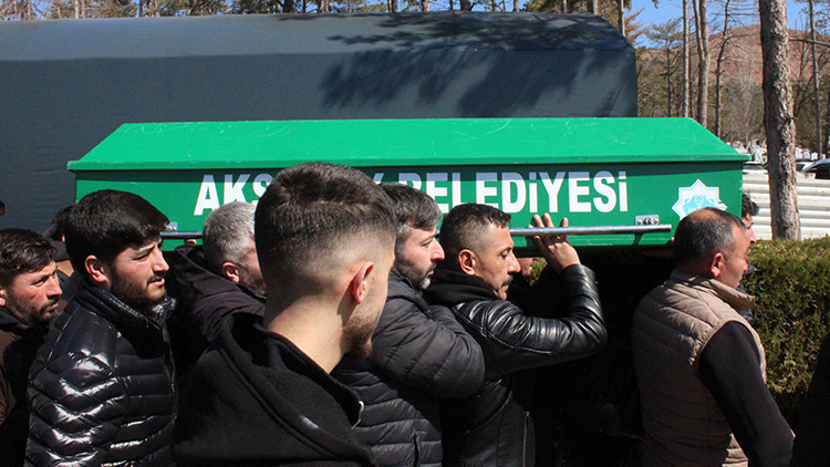 Akranı tarafından kız meselesi yüzünden öldürüldü: 16 yaşındaki Mustafa toprağa verildi