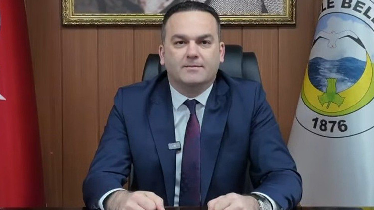 Belediye başkanlığı görevinden uzaklaştırılmıştı: Taciz iddiası ile tutuklanan Hasbi Dedeye tahliye Belediye başkanlığı görevinden uzaklaştırılmıştı: Taciz iddiası ile tutuklanan Hasbi Dedeye tahliye