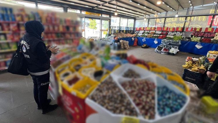 Diyarbakırda yaklaşık 2 ton bozuk gıda ürüne el konuldu