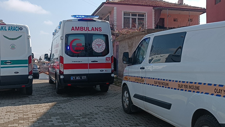 Ailesinin ulaşamadığı genç, evde ölü bulundu