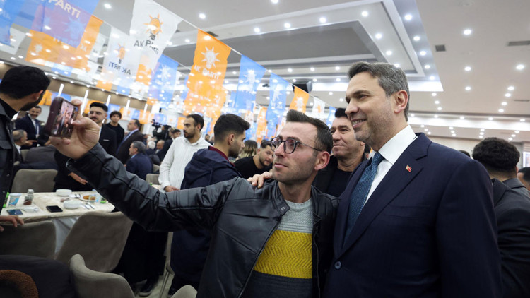 Bakan Alparslan Bayraktar Erzincandaki Vefa İftarı programında konuştu