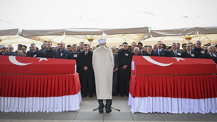Katarda şehit olan ASELSAN teknisyenleri için tören Katarda şehit olan ASELSAN teknisyenleri için tören