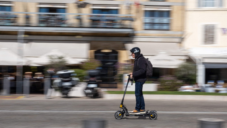 Almanyada e-scooter kuralı değişiyor Almanyada e-scooter kuralı değişiyor
