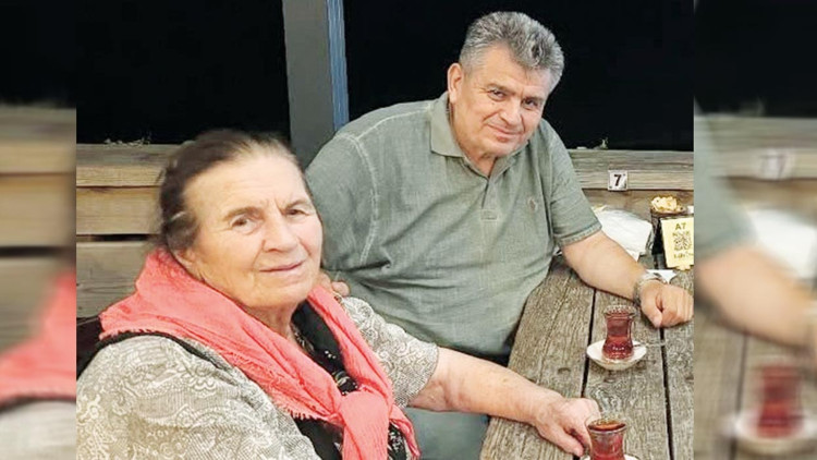 ‘Annemizi kasten öldürdün’ suçlaması