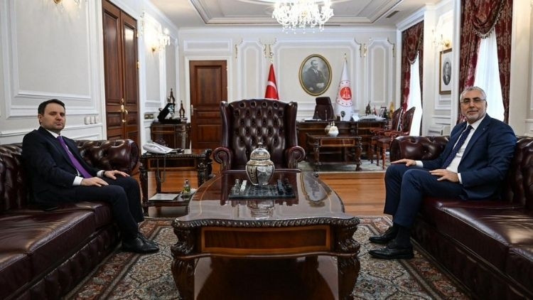 Bakan Gürlek, Bakan Işıkhan ile bir araya geldi Bakan Gürlek, Bakan Işıkhan ile bir araya geldi