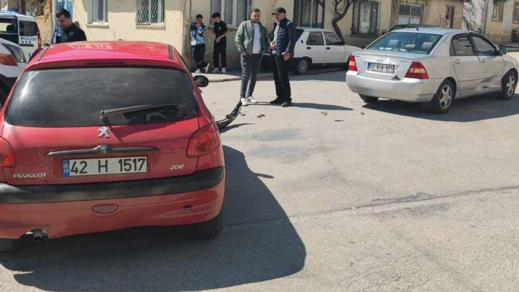 Konyada 2 farklı kaza: 5 yaralı Konyada 2 farklı kaza: 5 yaralı