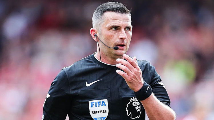 Türkiye - Kosova maçının hakemi Michael Oliver