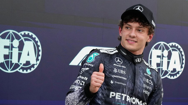 Formula 1 Japonya Grand Prixsinde zafer Kimi Antonellinin