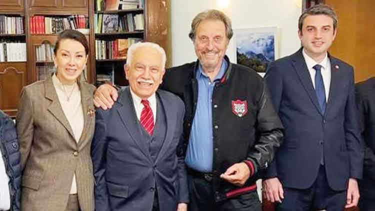 Baba Musk uzay projeleri getirmiş Baba Musk uzay projeleri getirmiş