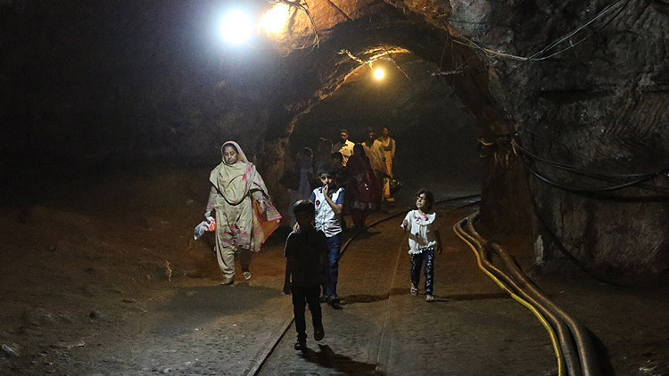 Pakistanda maden göçtü: 9 kişi hayatını kaybetti