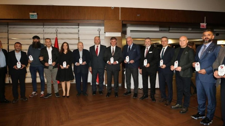Karşıyaka camiası Tugay’la buluştu Karşıyaka camiası Tugay’la buluştu