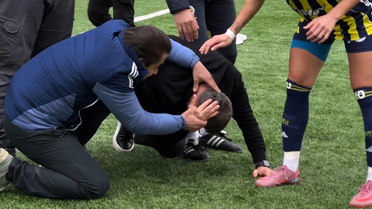 Fenerbahçenin Yüksekova maçında olay İnşallah buradan sağ salim çıkarız Fenerbahçenin Yüksekova maçında olay İnşallah buradan sağ salim çıkarız