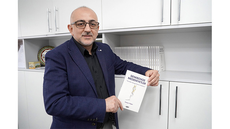 Türk yazardan dünya literatürüne katkı sağlayan eser Türk yazardan dünya literatürüne katkı sağlayan eser