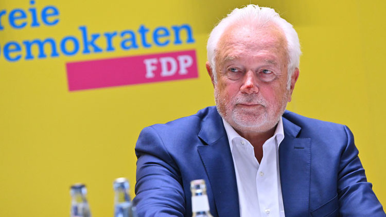 Kubicki de aday