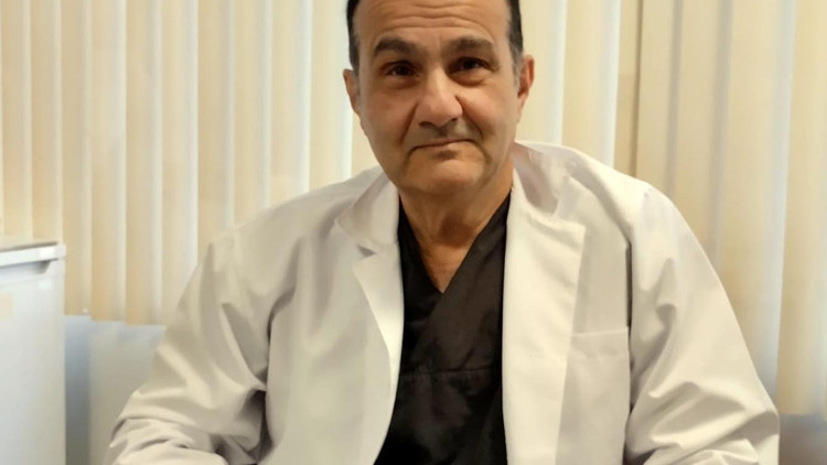 Kilolarından kurtulmak için doktora giden liseli kızın karnından 3,5 kilo ağırlığında kist çıktı Kilolarından kurtulmak için doktora giden liseli kızın karnından 3,5 kilo ağırlığında kist çıktı