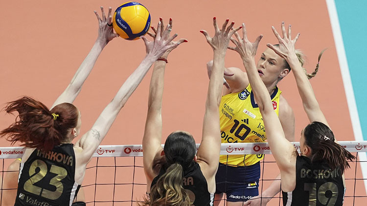 Fenerbahçe Medicana 0-3 Vakıfbank (Sultanlar Ligi final)