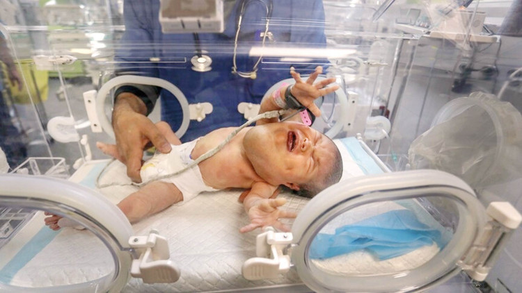 Gazze’de mama krizi... İsrail bebekleri aç bıraktı