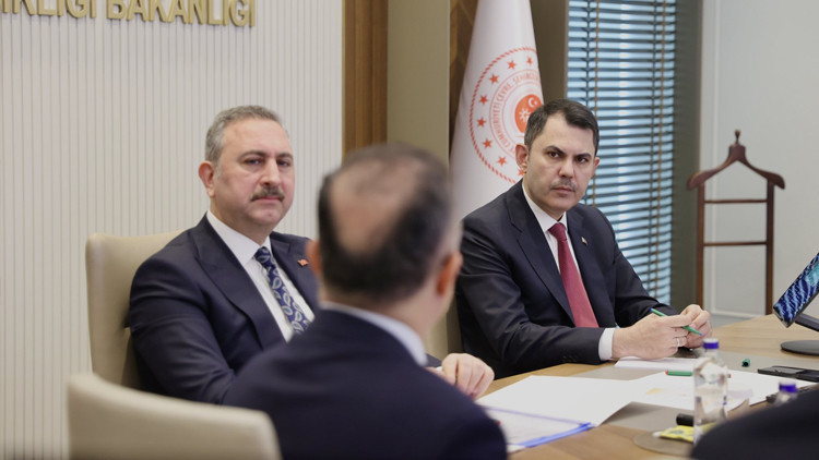 Bakan Kurum: Gaziantep’imiz için projelerle iş birliğimizi artırarak, çalışmalarımızı kararlılıkla sürdüreceğiz