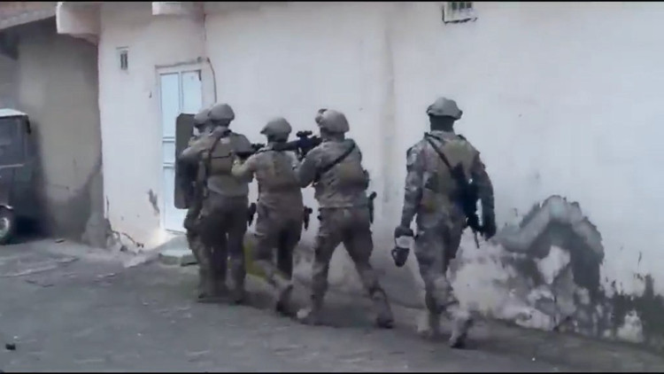 Şanlıurfada DEAŞ propagandasına 3 gözaltı Şanlıurfada DEAŞ propagandasına 3 gözaltı