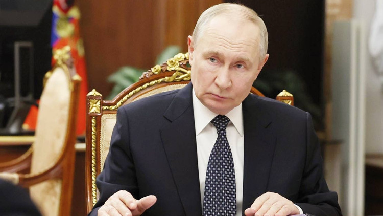 Putin’den Paskalya için 1 günlük ateşkes kararı Putin’den Paskalya için 1 günlük ateşkes kararı