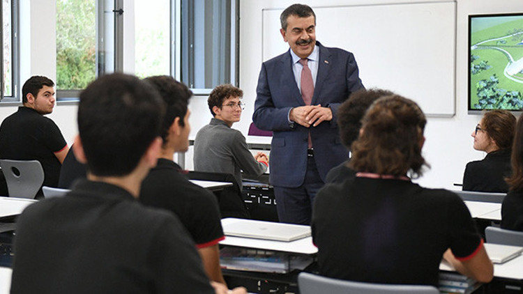Bakan Tekin: Okullar birlik ve umut alanıdır Bakan Tekin: Okullar birlik ve umut alanıdır