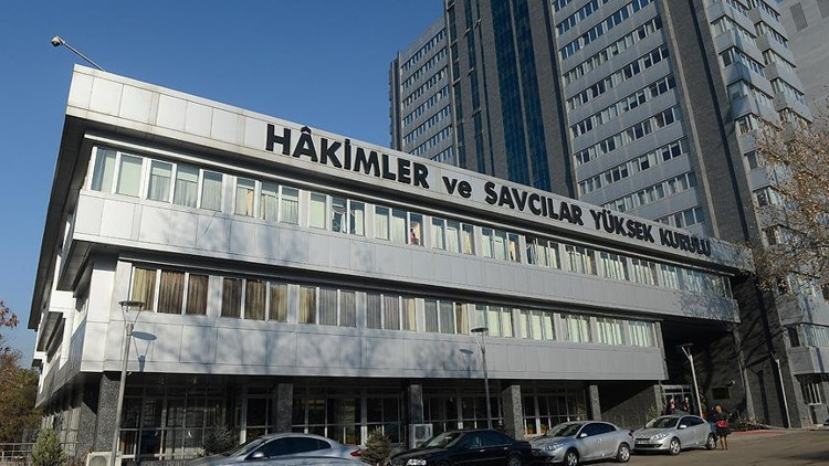 HSK Kararnamesi yayımlandı: 14 hakim ve savcının görev yeri değişti HSK Kararnamesi yayımlandı: 14 hakim ve savcının görev yeri değişti